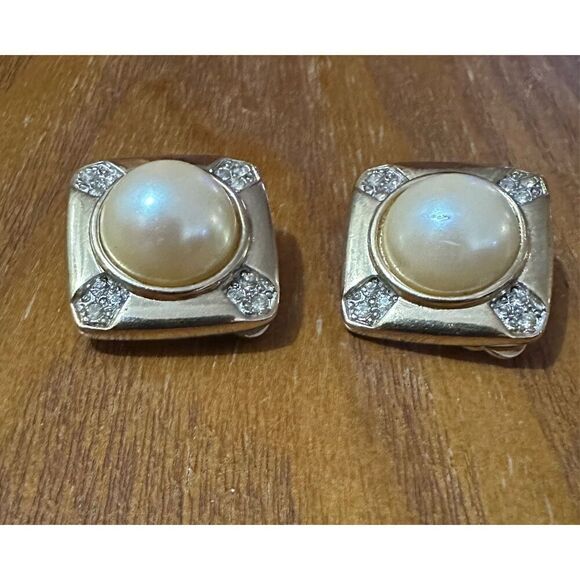 Vintage Premier Designs Two Tone Clip On Faux Pearl Diamond 80s Retro Earrings - Picture 2 of 6